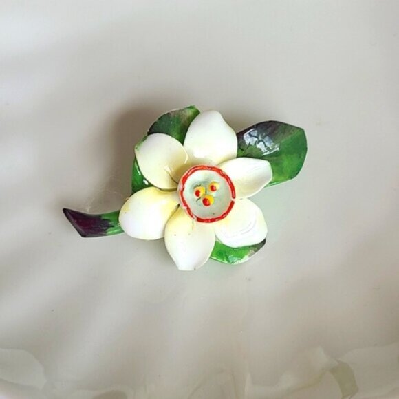 Vintage Signed Collectible Cara China White Flower Floral Brooch London - Picture 1 of 10